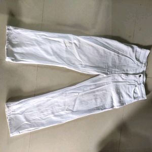 High-waisted White Jeans