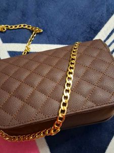 Elegant Quilted Crossbody Bag