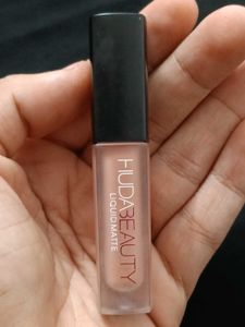 Huda Beauty Liquid Matte Lipstick