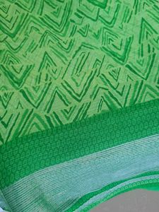 Zari Border Daily Wear Parrot Green Saree