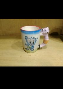 MUGS AND MUG