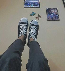 Converse Shoes 🕸