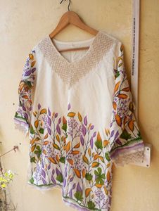 Floral Print Kurta Tunic with Neck work  (Women)