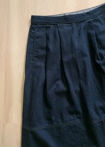 Uniqlo Tapered Denim Skirt