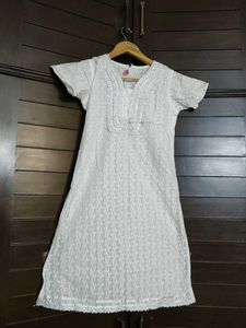 Women White Lace Embroidery Cotton Kurta