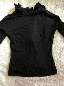 Y2K fitted Ruffled Black Top