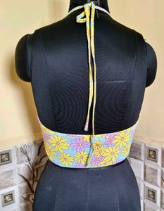 SizeM/L 🎁Buy 2 Get 1 Free 🎁Floral Halter Top