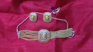 Beautiful Yellow Necklace With Earrings