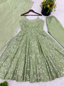 🆕️🆕️Gown-Dupatta in Embroidery Sequence Work