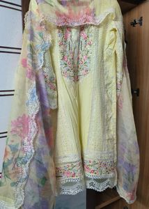OG Pakistani Lawn Floral Embroidered Kurta Set