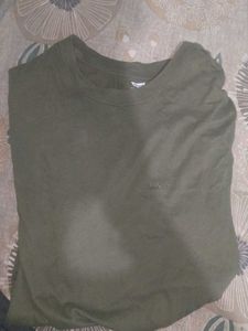 Levi&#39;s Olive Green T-Shirt