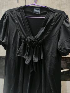 Rosy Black Top🖤
