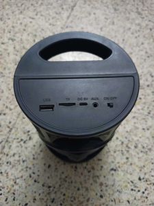 Woos Speaker