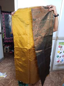 Golden with bottle green tissue silk saree ❤️