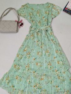 Latin Quarters Floral Green Dress