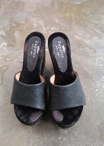Black Wedges