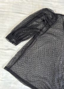 Black sheer top with puff sleeves 🖤♣️
