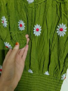🟩💚Mehandi Green Stylish Beautiful Long Top