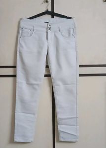 White Jeans - Size 28