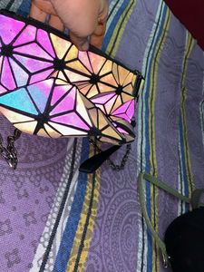 Bueatyfull Diamond Bag So Trendy Easy To Carry