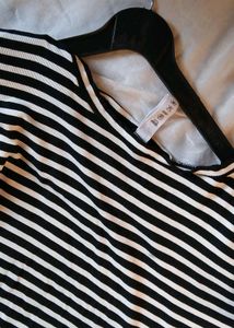 Chic Striped Long-Sleeve Top – Brand New!!!