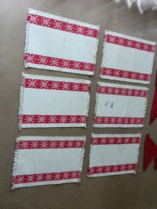 Set of 6 table mat in six napkins