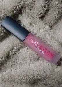 Huda Beauty Lipstick Icon