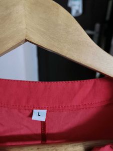 Women Red Buttons Roll-up Sleeve Casual Shirt