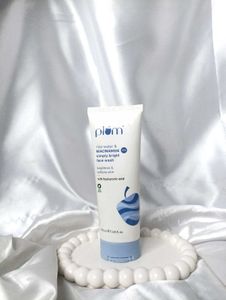 Simply Bright 2℅ Niacinamide Face Wash .