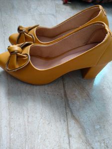 3 Inch Yellow block heel with bow