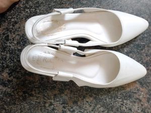Women&#39;s White Heels