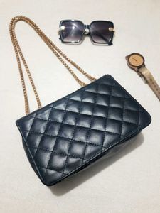 Sale-Chanel Slingbag