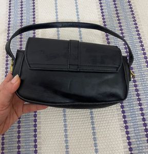 Black Sling Bag With Detachable Straps
