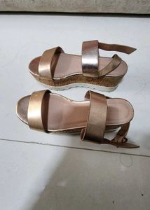Steve madden gold Platform Sandals
