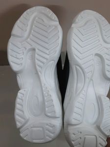 Unused Vendoz Sneaker