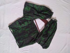 BUY 2 GET 1 FREE / Floral Print Crop Top