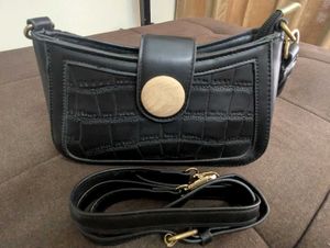 Chic Black Handbag