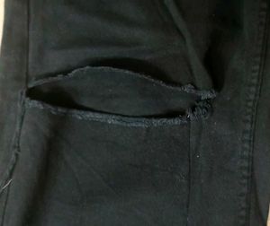 Knee Cut Jeans
