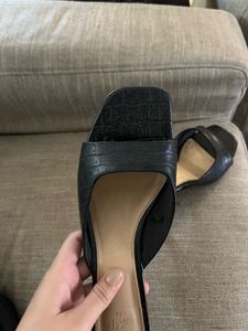 H&amp;M KITTEN HEELS