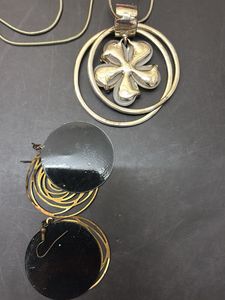 Flower Pendant With Modern Earings