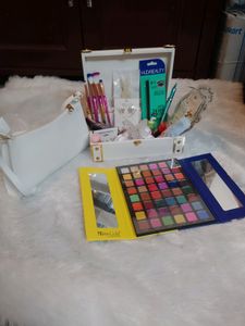 White Theme Hamper Box