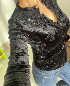 🖤 Elegant Black Velvet Top 🖤