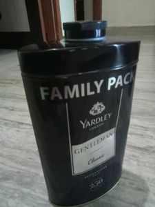 Yardley Gentleman Talc