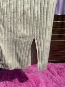 Ribbed Knit long Skirt with Slit