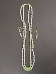 Elegant Pearl Necklace Set