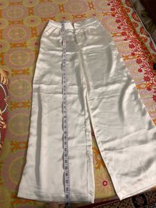 H&amp;M Satin Blend Trousers