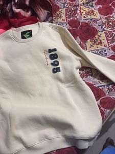 Vintage Style Cream Sweatshirt