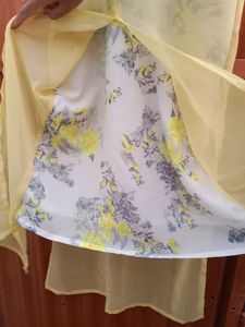 Charming Girls Kurti 💛❤️