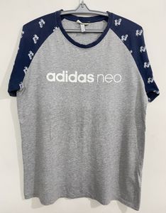 Adidas Neo T-shirt.