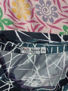 Abstract Pattern T-shirt